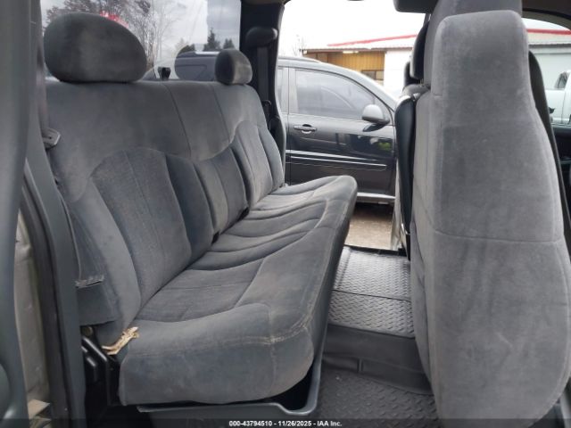 Chevrolet Silverado 2500 Ls Image 7