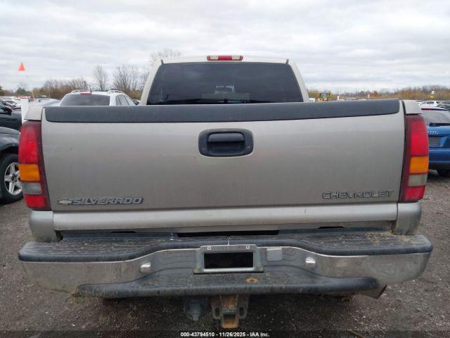 Chevrolet Silverado 2500 Ls Image 12