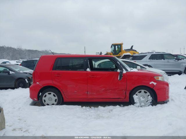 Scion xB Image 9