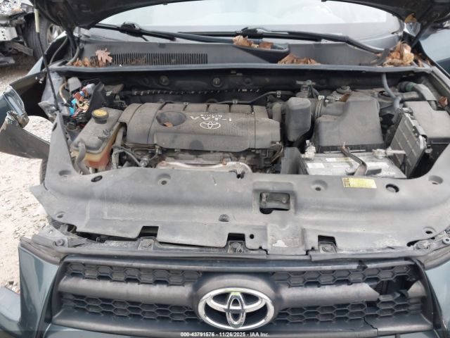 Toyota RAV4 Image 4