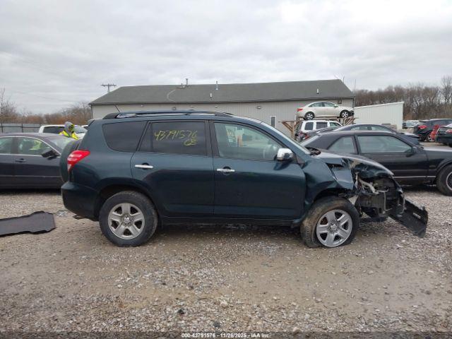 Toyota RAV4 Image 11