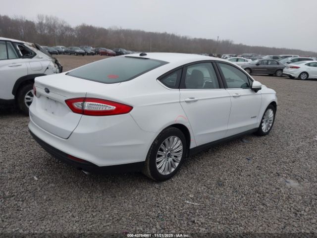 Ford Fusion S Image 2