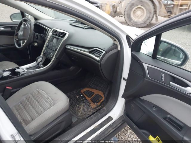 Ford Fusion S Image 4