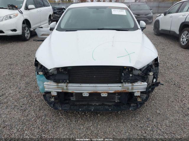 Ford Fusion S Image 11