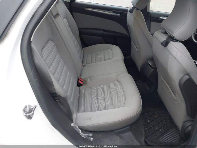 Ford Fusion S Image 7