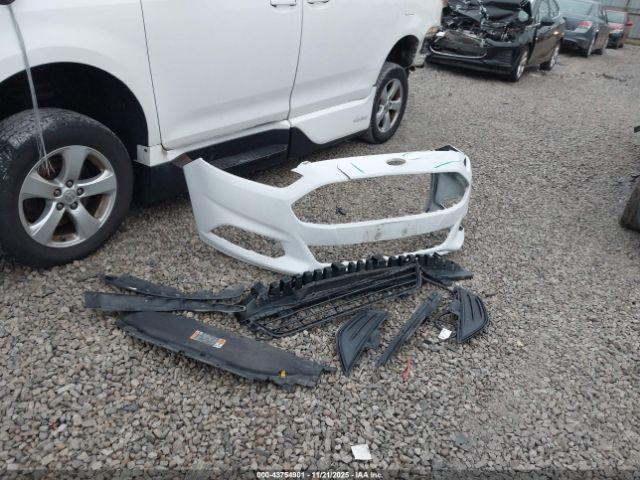 Ford Fusion S Image 9