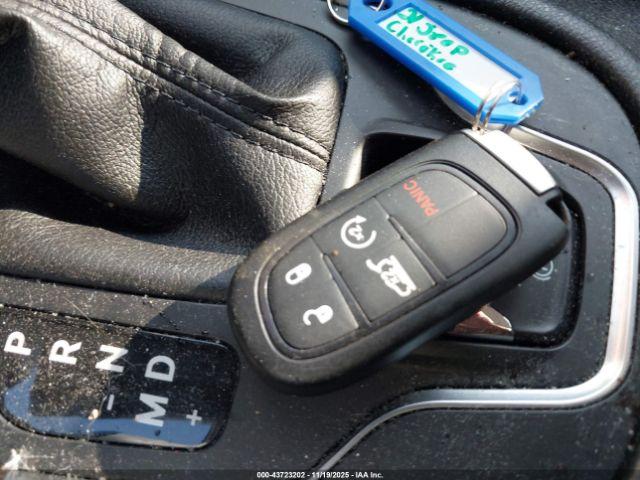 Jeep Cherokee Latitude Lux 4x4 Image 3