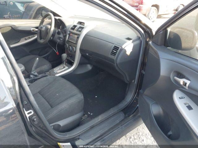 Toyota Corolla S Image 6