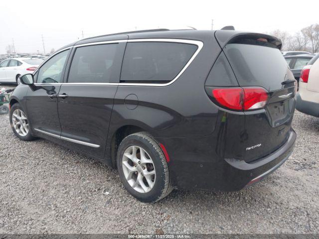 Chrysler Pacifica Touring-l Plus Image 15