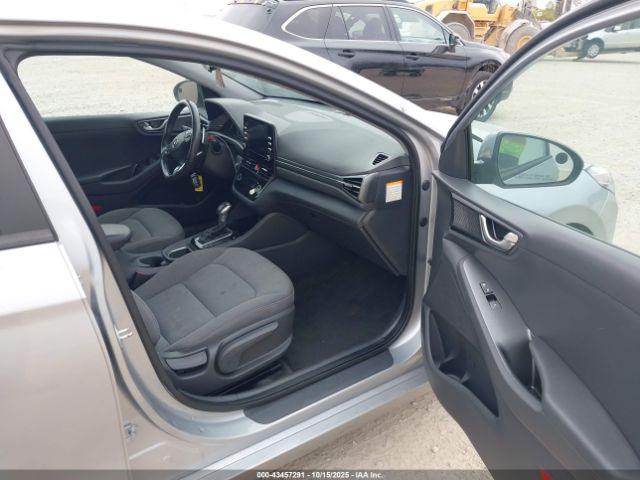 Hyundai Ioniq Se Image 12