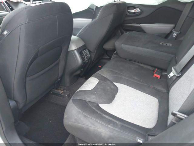 Jeep Cherokee Latitude Image 6