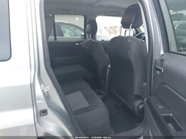 Jeep Patriot Latitude Image 2