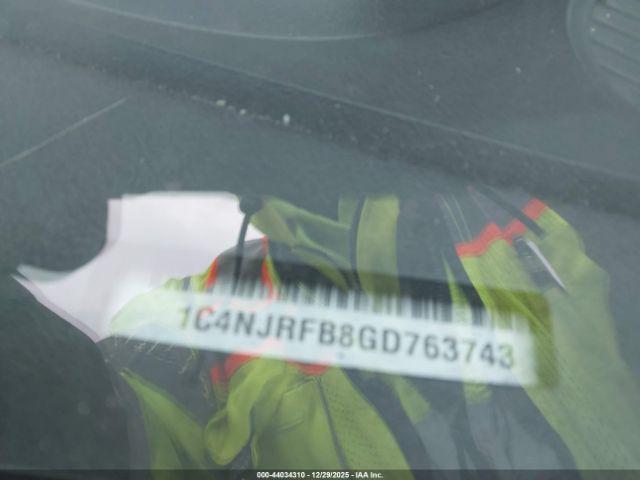 Jeep Patriot Latitude Image 9