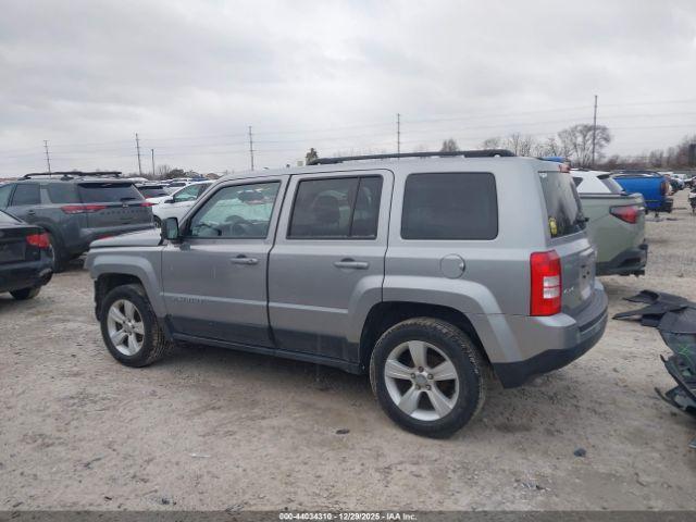 Jeep Patriot Latitude Image 18