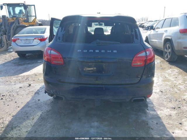 Porsche Cayenne Image 11