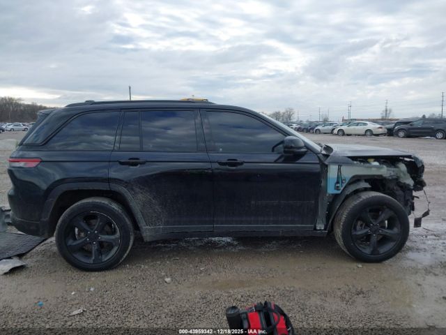 Jeep Grand Cherokee Altitude 4x4 Image 12