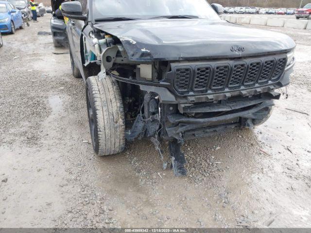 Jeep Grand Cherokee Altitude 4x4 Image 18