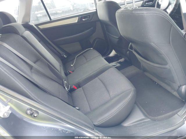 Subaru Outback 2.5i Premium Image 12