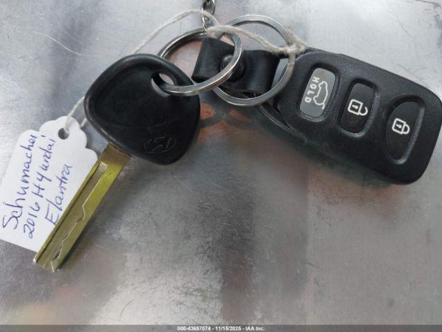 Hyundai ELANTRA Image 4