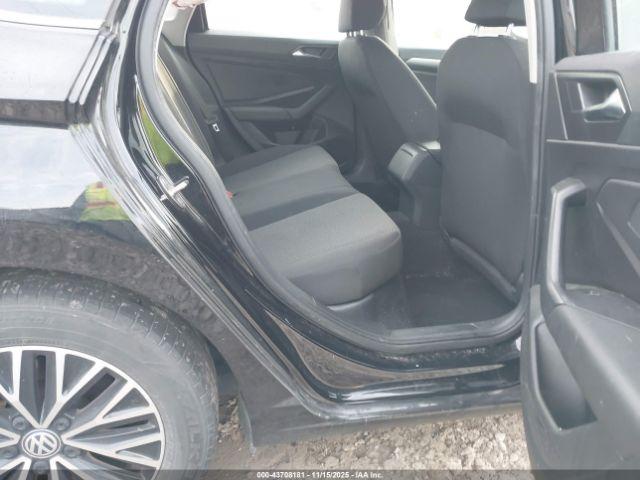 Volkswagen Jetta Image 14