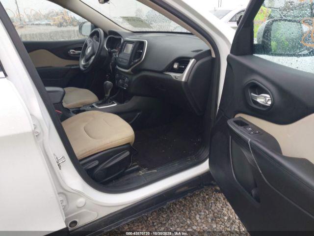 Jeep Cherokee Latitude Image 14