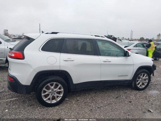 Jeep Cherokee Latitude Image 16