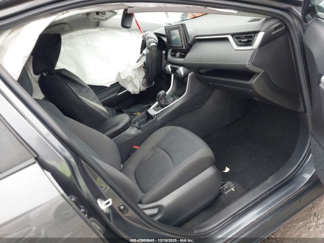 Toyota RAV4 Le Image 14