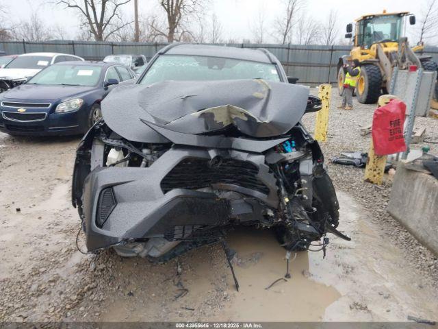 Toyota RAV4 Le Image 13