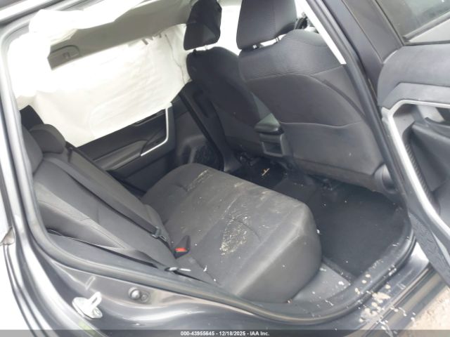 Toyota RAV4 Le Image 3