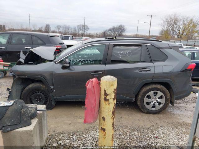 Toyota RAV4 Le Image 5