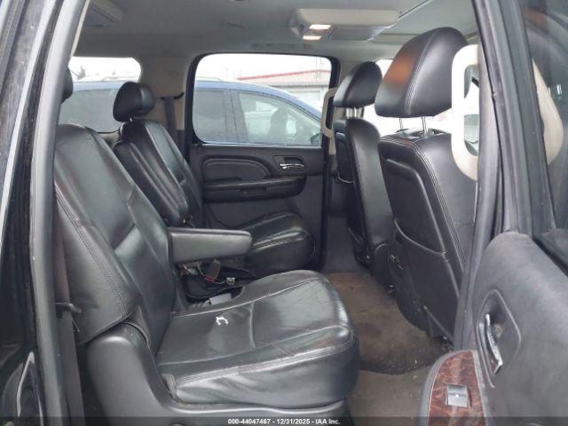 GMC Yukon Denali Image 7