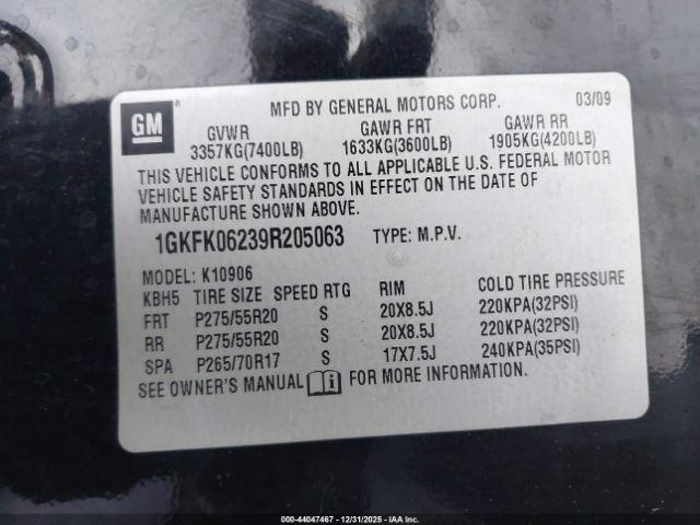 GMC Yukon Denali Image 4