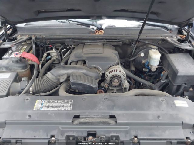 GMC Yukon Denali Image 6