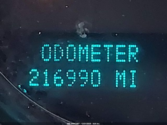 GMC Yukon Denali Image 16