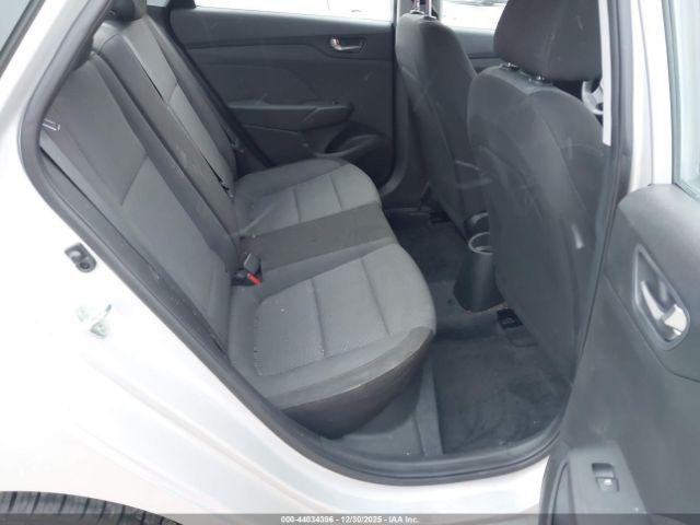 Hyundai ACCENT Se Image 11