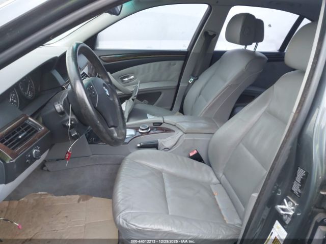 BMW 5 Series Image 10