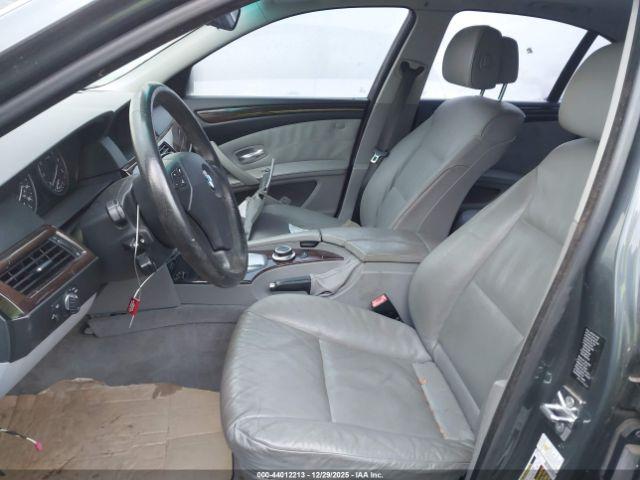 BMW 5 Series Image 10