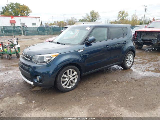 Kia Soul + Image 12