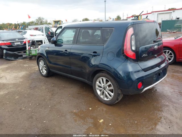 Kia Soul + Image 11