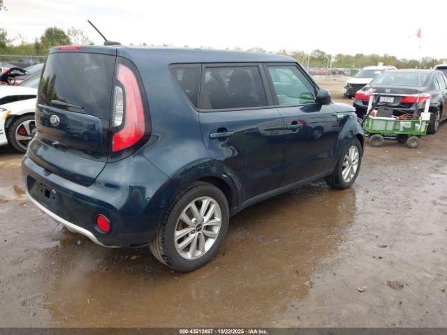 Kia Soul + Image 8