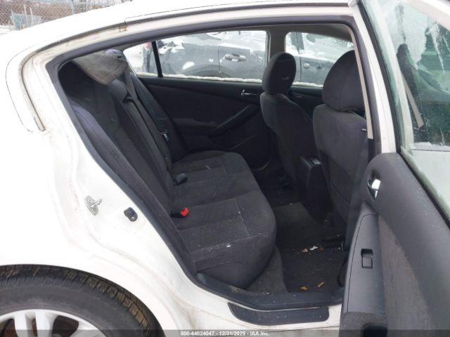 Nissan Altima 2.5 S Image 2