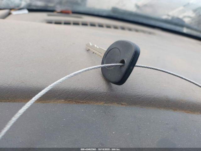 GMC Savana Standard Image 13